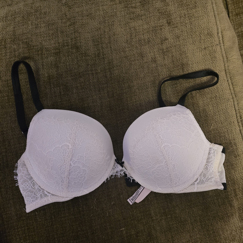 Victoria's Secret White and Black Lace Trim Bra